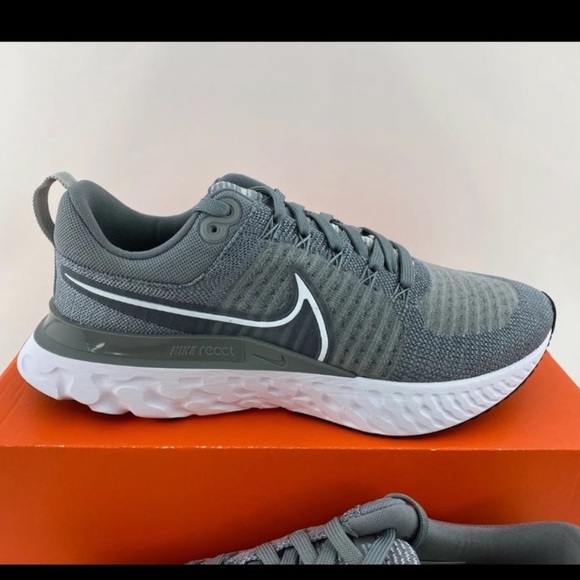 SOLD New in Box Woen Nike React Infinity Run FK2 Grey Rubber shoe Sneakers - Picture 7 of 10